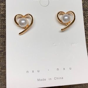 Golden heart-shaped pearl earrings